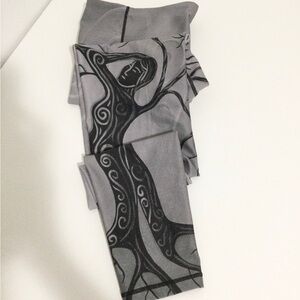 NoMiNou Artful Lady Tree Print Leggings, made in Canada 🇨🇦